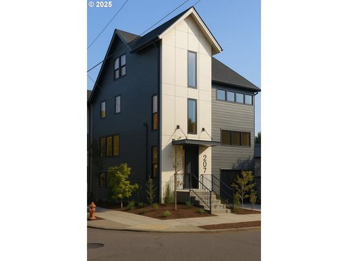 207 S Nebraska St, Portland, OR, 97239-3579 | Card Image