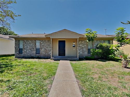 9698 Limestone Dr, Dallas, TX, 75217-2735 | Card Image