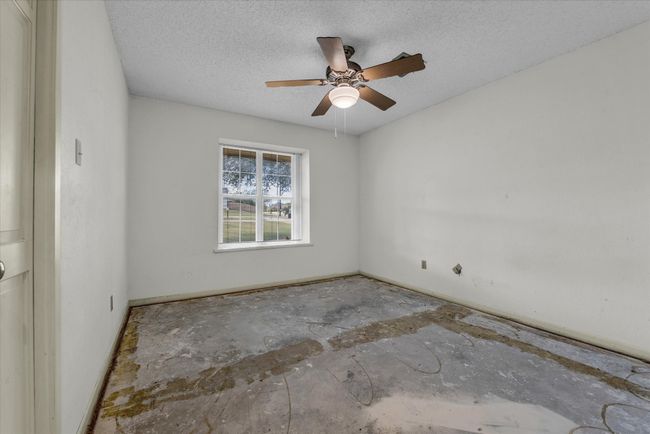 261 Rabbit Hl, House other with 3 bedrooms, 2 bathrooms and null parking in Lorena TX | Image 10
