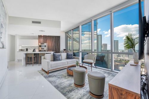 2202-851 Ne 1st Ave, Miami, FL, 33132-1817 | Card Image