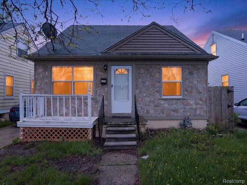 6387 Auburn St, Detroit, MI, 48228-3910 | Card Image