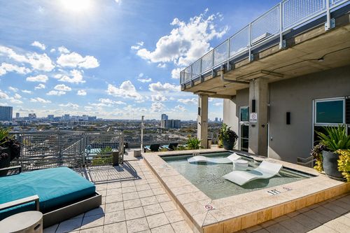 apt-5441-2000 Bagby St, Houston, TX, 77002-8590 | Card Image