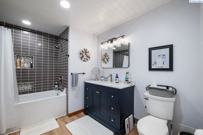 312 Nw Harrison St, Home with 2 bedrooms, 2 bathrooms and null parking in Pullman WA | Image 13