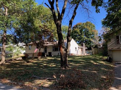 4315 N Lister Avenue, House other with 3 bedrooms, 2 bathrooms and null parking in Kansas City MO | Image 2