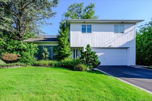 6 Geoffrey Ln, Hewlett, NY, 11557-1003 | Card Image