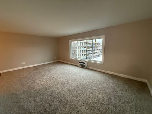 apt-4e-110 N Kenilworth Ave, Oak Park, IL, 60301-1216 | Card Image