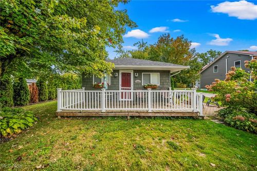 4884 Francis Dr, Geneva, OH, 44041-9403 | Card Image