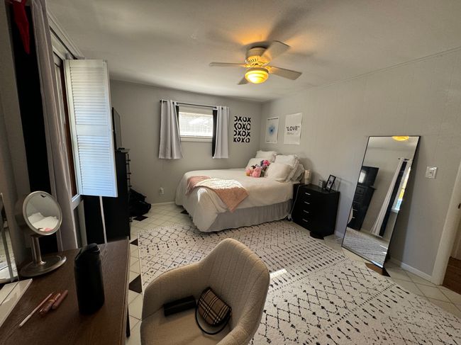 37 Tarinelli Cir, House other with 5 bedrooms, 1 bathrooms and 6 parking in Bridgeport CT | Image 8