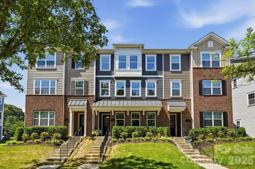 16705 Summers Walk Blvd, Davidson, NC, 28036-9121 | Card Image
