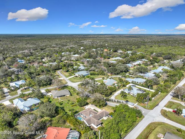 603 Cross Creek Dr, House other with 4 bedrooms, 2 bathrooms and null parking in Sebastian FL | Image 44