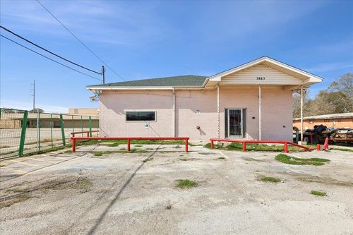 3885 Gulfway Dr, Port Arthur, TX, 77642-2831 | Card Image