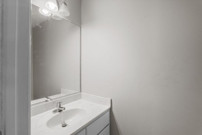 05-P1013731 | Image 4
