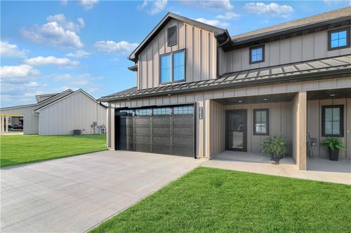 365 A Se 85th Rd, Warrensburg, MO, 64093-7005 | Card Image