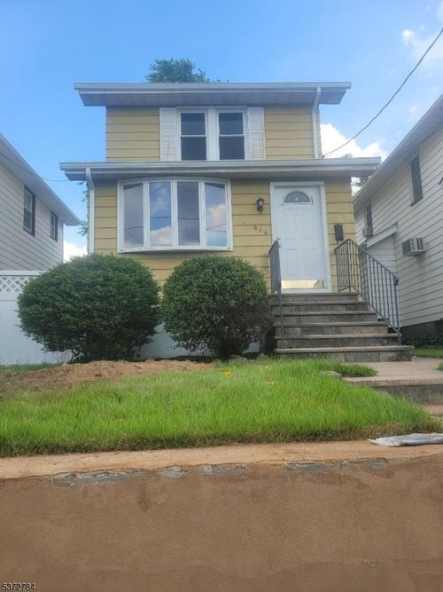 614 10th St, Lyndhurst, NJ, 07071-3153 | Card Image