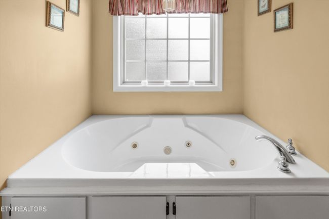 211 Timberland Trail Ln, House other with 3 bedrooms, 2 bathrooms and null parking in Rocky Top TN | Image 29