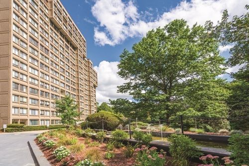 apt-604n-250 Hammond Pond Pkwy, Chestnut Hill, MA, 02467-1548 | Card Image