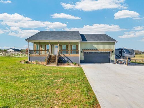 2571 Wildcat Rd, Sparta, TN, 38583-6530 | Card Image