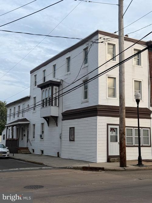 20 N King St, GLOUCESTER CITY, NJ, 08030-1713 | Card Image