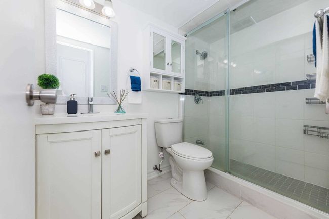 1404 - 25 Kensington Rd, Condo with 2 bedrooms, 1 bathrooms and 1 parking in Brampton ON | Image 17