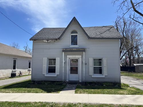 13 Henry St, Barrie, ON, L4N1C5 | Card Image