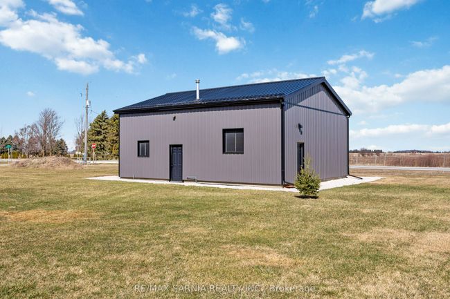 4186 Fairweather Rd, House other with 4 bedrooms, 2 bathrooms and 6 parking in Petrolia ON | Image 39