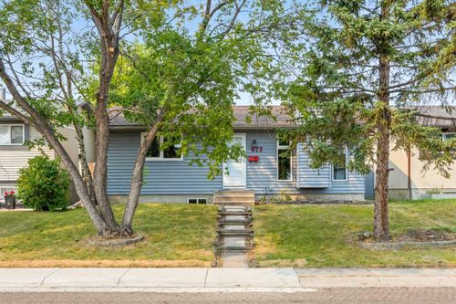 875 Pinecliff Dr Ne, Calgary, AB, T1Y3Y3 | Card Image