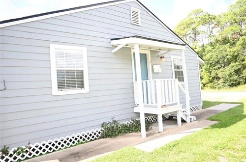 4-2322 Central Street, Dickinson, TX, 77539 | Card Image