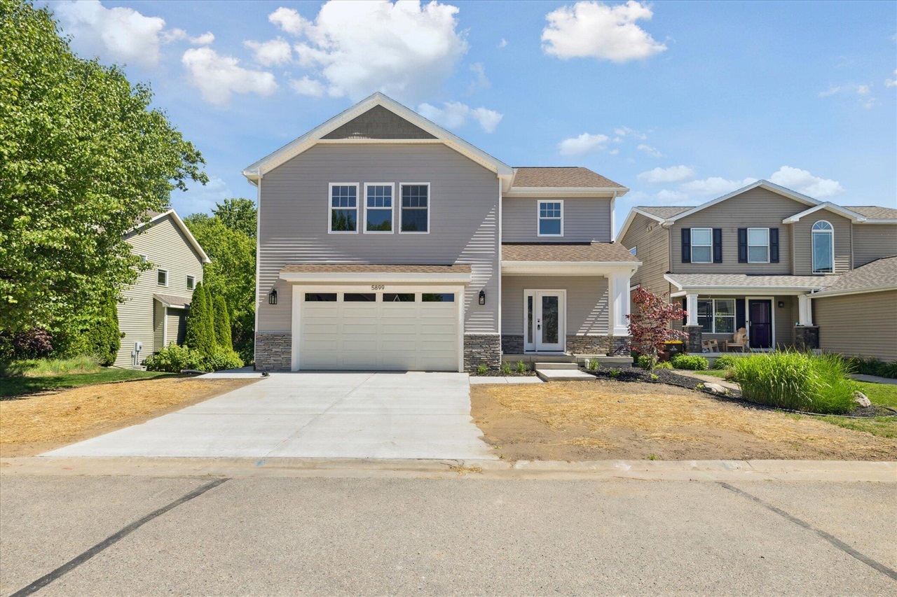 Chartres Way, East Lansing, MI 48823