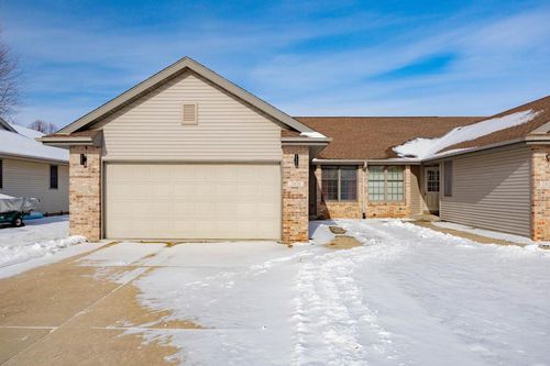 2821 Carrousel Lane, Janesville, WI, 53545 | Card Image