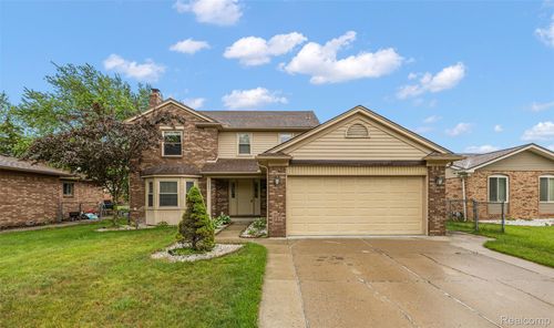 54774 Ashley Lauren Dr, Macomb, MI, 48042-2323 | Card Image