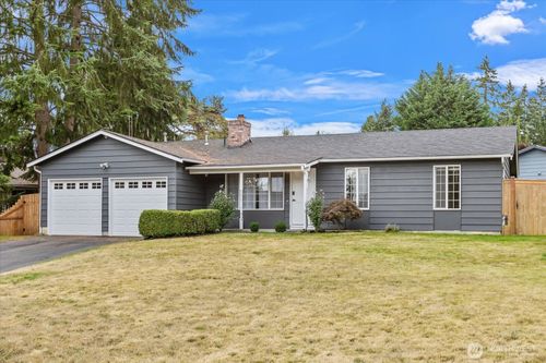 32 223rd St Sw, Bothell, WA, 98021-8318 | Card Image