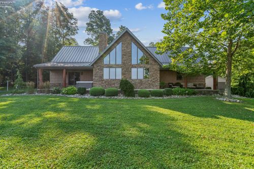 150 W County Road 42, Tiffin, OH, 44883 | Card Image