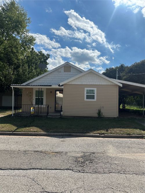 418 Elba St, Bowie, TX, 76230-4910 | Card Image