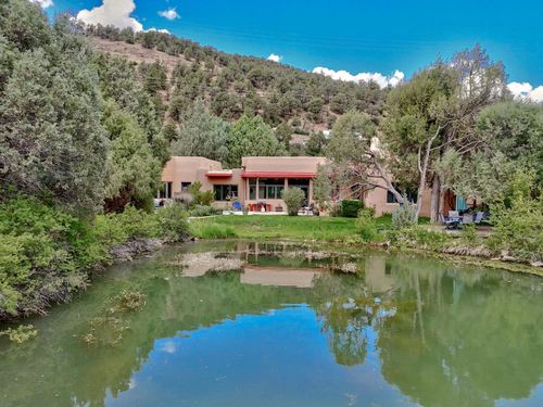 25984 E Us Highway 64, Taos, NM, 87571-7100 | Card Image
