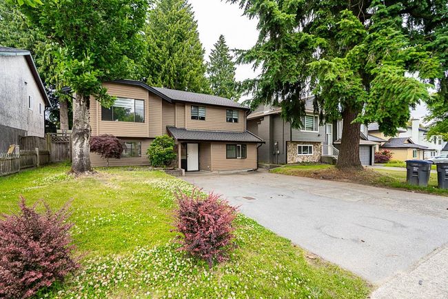 View of front of house with driveway | Image 37