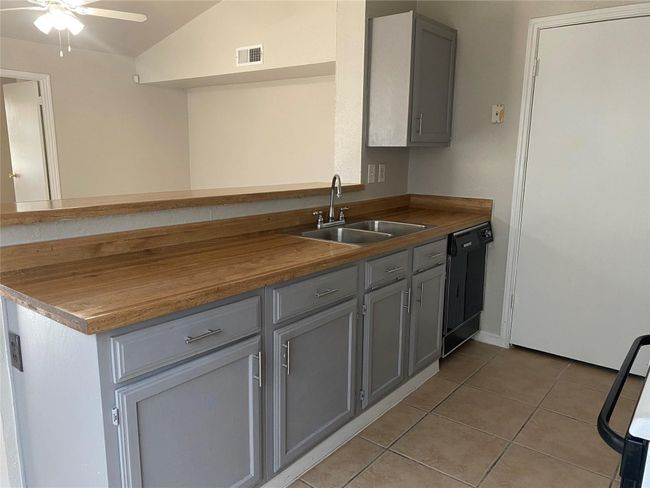 2425 Limestone Dr, Home with 2 bedrooms, 1 bathrooms and 2 parking in Arlington TX | Image 5