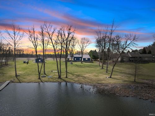 6674 W Mcclure Dr, Silver Lake, IN, 46982-8829 | Card Image