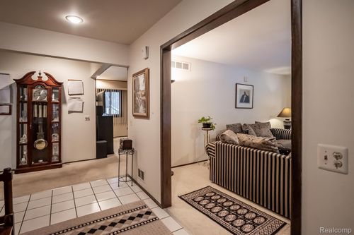 31017 Carriage Hill Rd, Farmington Hills, MI, 48331-1505 | Card Image