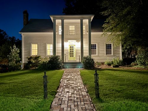 323 Crescent Ave, Jackson, TN, 38301-4363 | Card Image