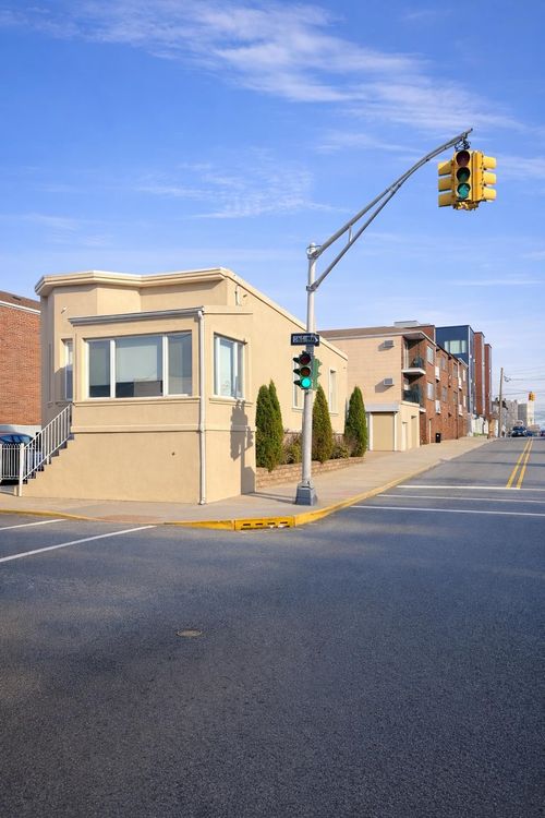 6000 Washington St, West New York, NJ, 07093-1420 | Card Image