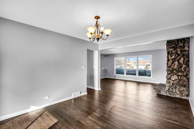 551 E 167 Th St, Home with 3 bedrooms, 2 bathrooms and null parking in South Holland IL | Image 5