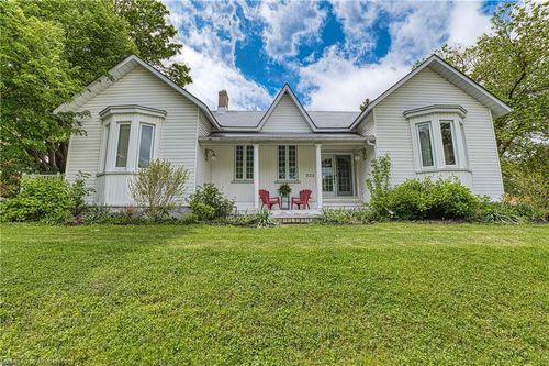 225 Queen St N, Palmerston, ON, N0G2P0 | Card Image