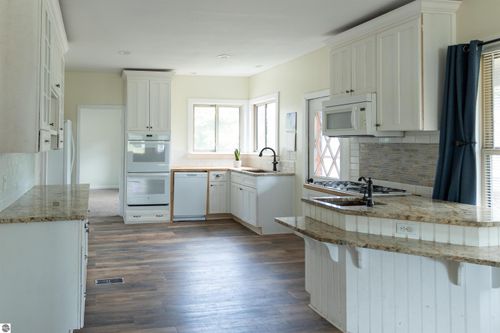 321 E River St, Cadillac, MI, 49601-1437 | Card Image