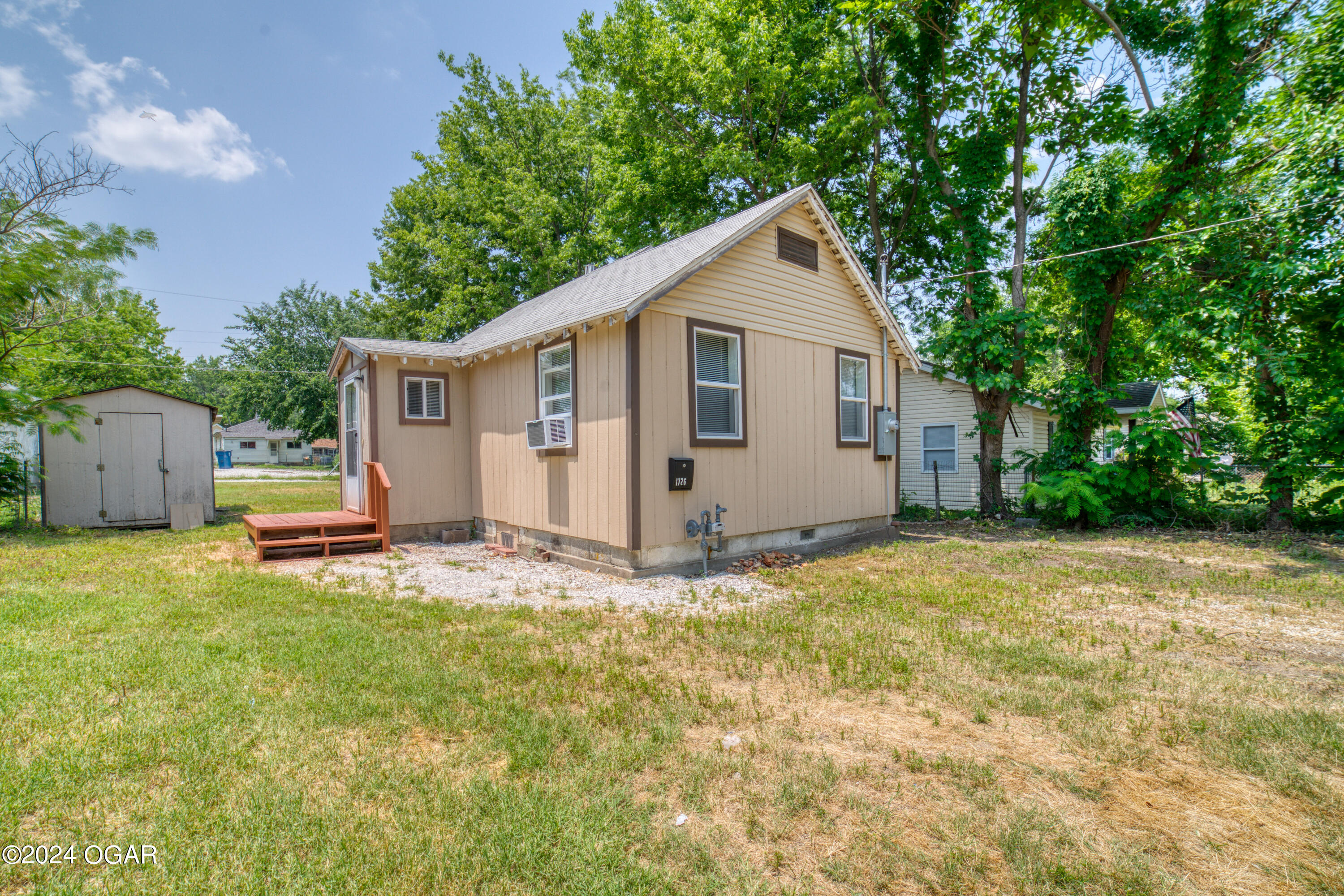Iowa Ave, Joplin, MO 64804