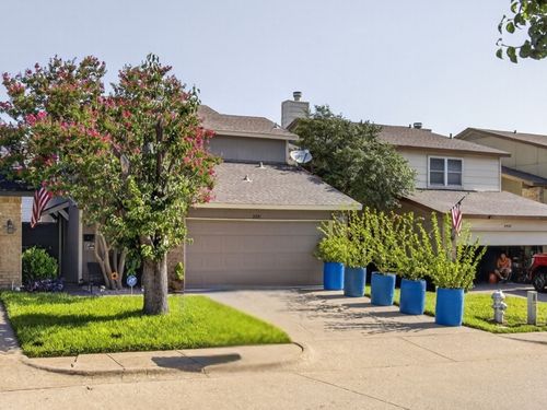 2851 Ursa Cir, Garland, TX, 75044-6245 | Card Image