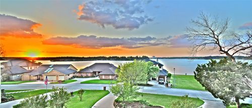 179 April Waters Dr N, Montgomery, TX, 77356-8826 | Card Image