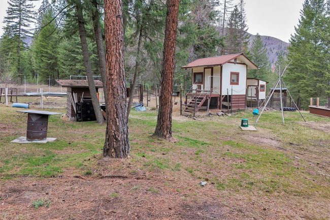 Large chicken coop or goat house | Image 49