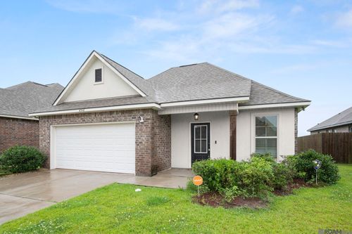 6348 Nesting Dr, Gonzales, LA, 70737-8644 | Card Image