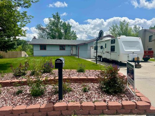 1049 Cardiff, Casper, WY, 82609-2425 | Card Image