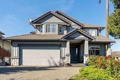 7350 147 A St, House other with 6 bedrooms, 3 bathrooms and 6 parking in Surrey BC | Image 2